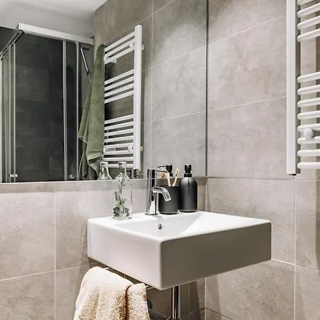 Apartment Botijo - 2 Bedrooms In Eixample Esquerra Barcelona